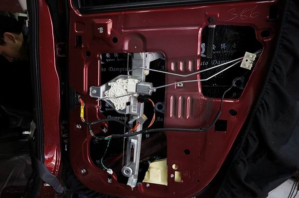 jeep指南者汽車音響改裝升級|全車隔音安博士|安裝360度全景影像|重慶渝大昌