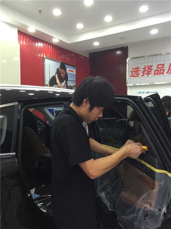 寶沃全車(chē)愛(ài)思酷膜施工前擋RT70+側(cè)后膜CT20