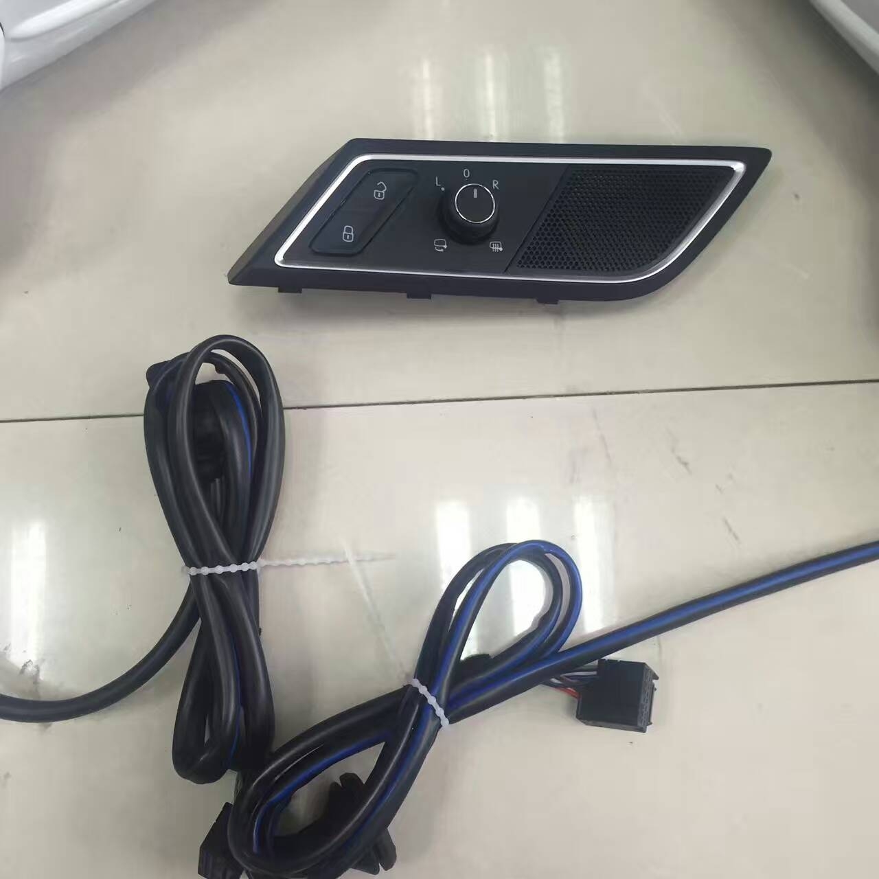 大眾嘉旅電動(dòng)折疊后視鏡