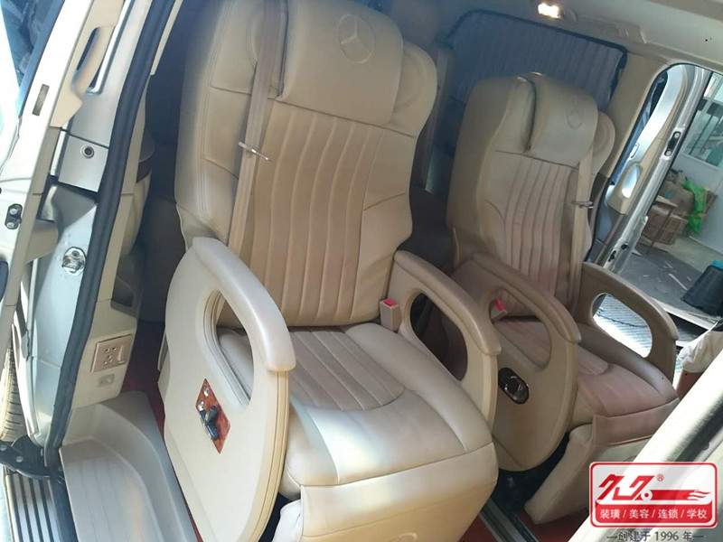 唯雅諾商務車內(nèi)飾改裝