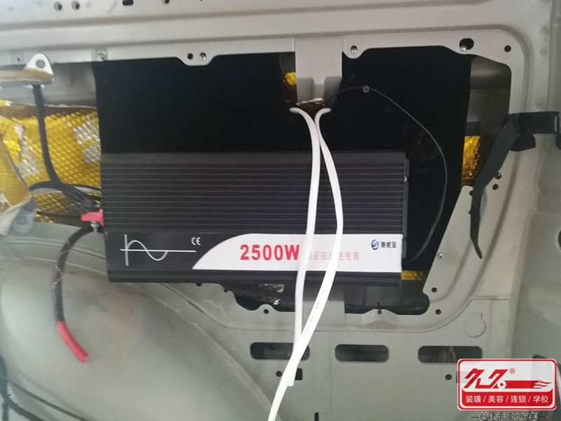 唯雅諾商務車內(nèi)飾改裝