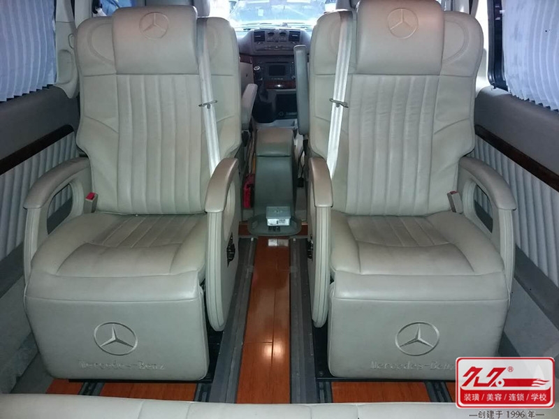 唯雅諾商務車內(nèi)飾改裝