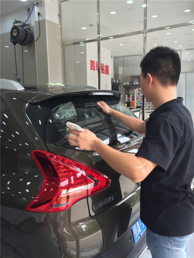 標(biāo)致3008全車愛思酷膜施工效果圖-四季貼膜南湖店出品