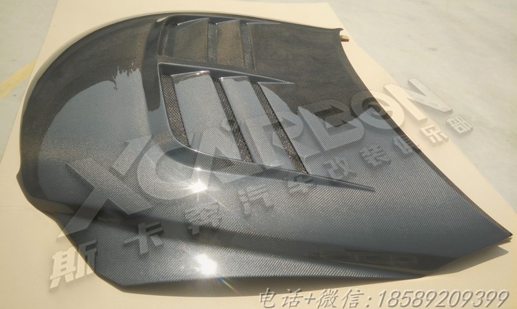 老銳志換裝碳纖維開孔機蓋引擎蓋
