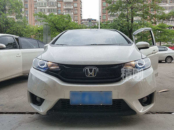 【廣州炫瀾車(chē)燈】本田飛度升級(jí)精剛海拉5雙光透鏡+LED天使眼