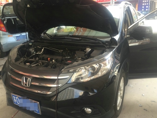 常州地區(qū)專業(yè)的喇叭安裝豐田RAV4汽車音響改裝升級(jí) 無損安裝歌航DSD H1云主機(jī)