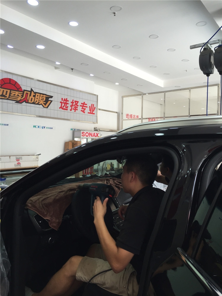 林肯MKX全車龍膜汽車太陽(yáng)膜施工案例---四季貼膜南湖大道店出品