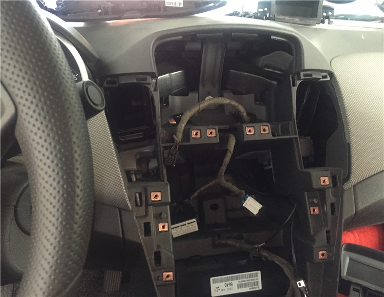 科魯茲安裝安卓iphone豎屏gps導航倒車影像行車記錄儀