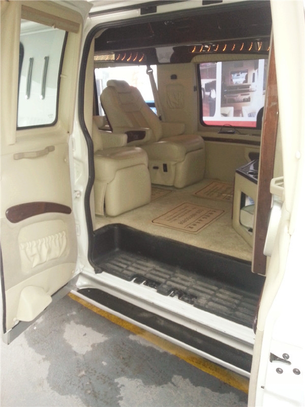 陜西西安商務(wù)車內(nèi)飾改裝/杰歌改裝之GMC商務(wù)之星  --內(nèi)飾改裝