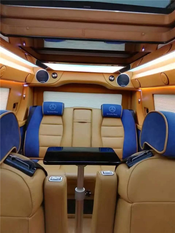 陜西西安商務(wù)車內(nèi)飾改裝/杰歌之奔馳威霆內(nèi)飾效果賞析