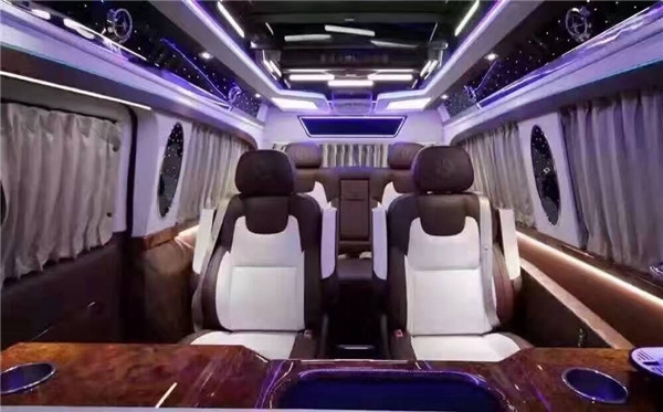 陜西西安商務(wù)車內(nèi)飾改裝/杰歌之奔馳威霆內(nèi)飾效果賞析