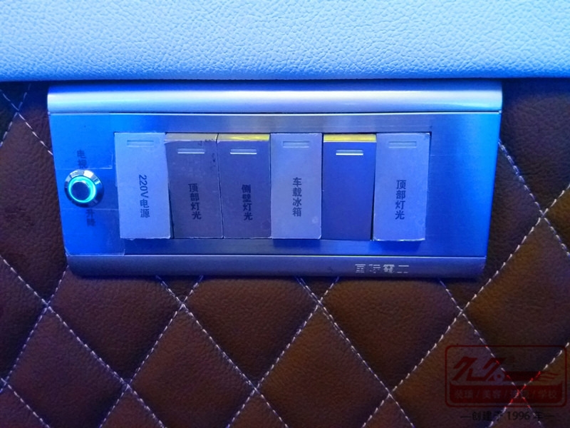 【南京久久房車改裝】海獅房車改裝，華麗變身，簡直亮瞎我的眼