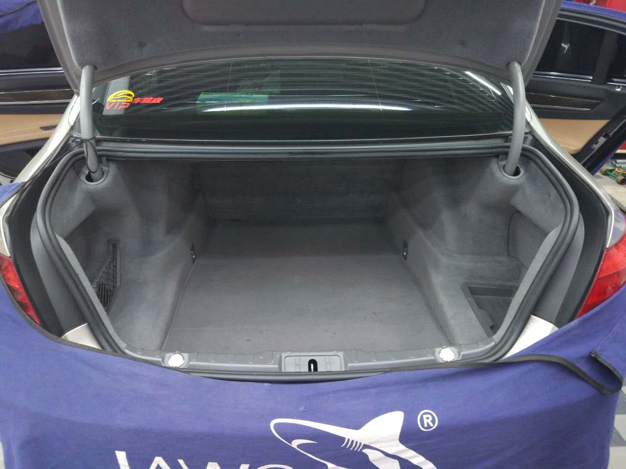 原來隔音是這樣做的！潮南汽車進口隔音寶馬740輪轂、底盤、尾箱歐洲賽倫科特隔音、四門大白鯊隔音