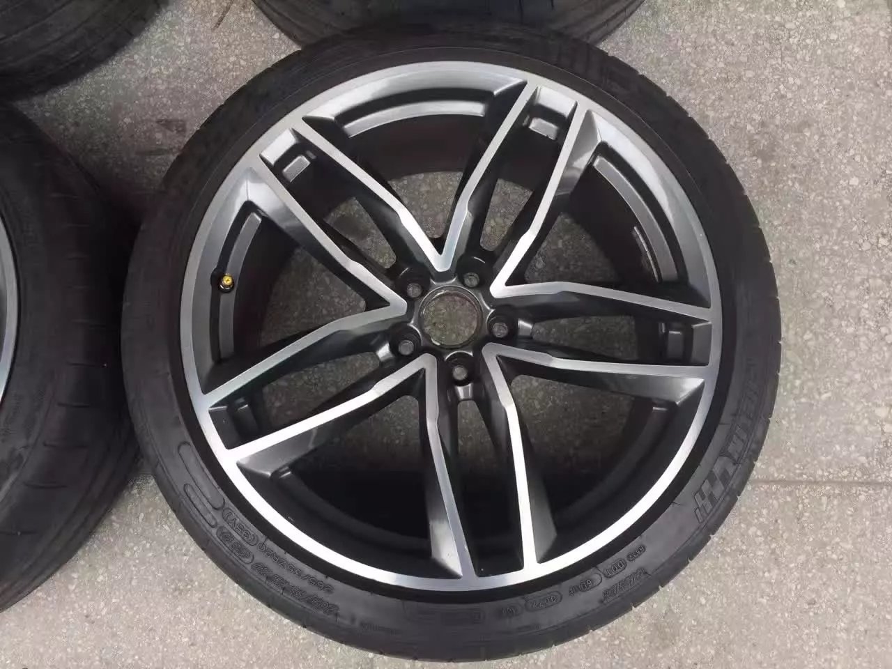 奧迪 原裝 20寸 9J ET37 5*112