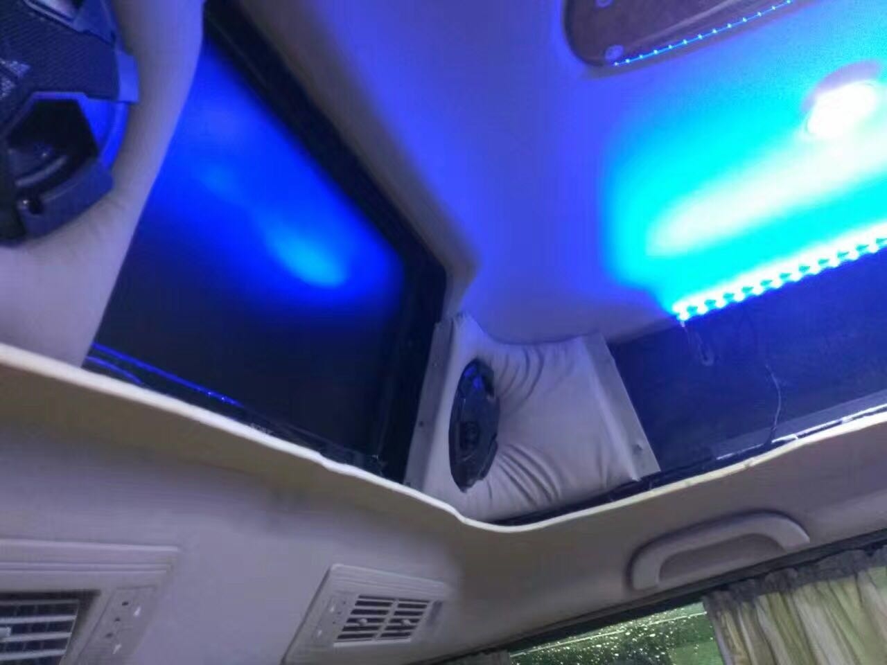 哈爾濱冠美汽車音響—金杯格瑞斯隔音工程