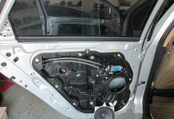 索納塔八代汽車音響升級 門板隔音