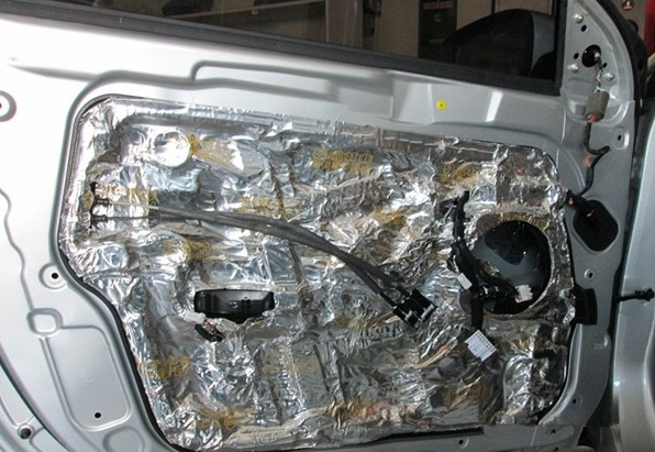 索納塔八代汽車音響升級 門板隔音