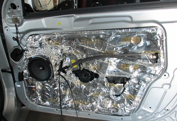 索納塔八代汽車音響升級 門板隔音