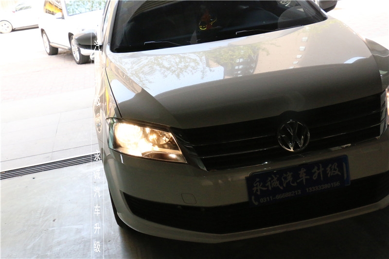 【永誠汽車】石家莊朗逸改燈，氙氣前大燈，藍(lán)色惡魔眼