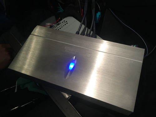 常州至上音樂(lè)名爵6汽車(chē)音響升級(jí)改裝德國(guó)佛倫詩(shī)三分頻