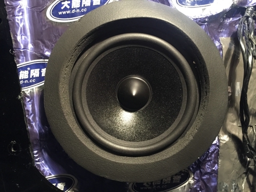 常州至上音樂(lè)名爵6汽車(chē)音響升級(jí)改裝德國(guó)佛倫詩(shī)三分頻