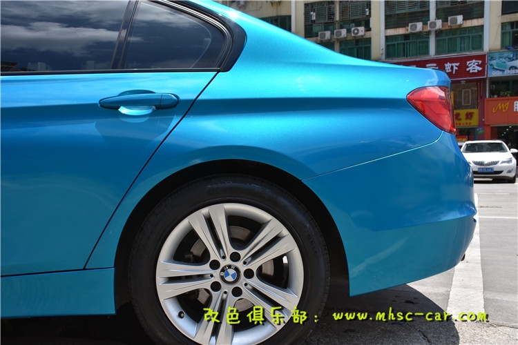 寶馬328原車紅色改色貼膜施工韓國LG極光孔雀藍(lán)