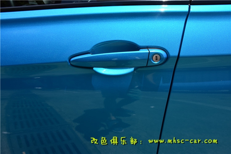 寶馬328原車紅色改色貼膜施工韓國LG極光孔雀藍(lán)