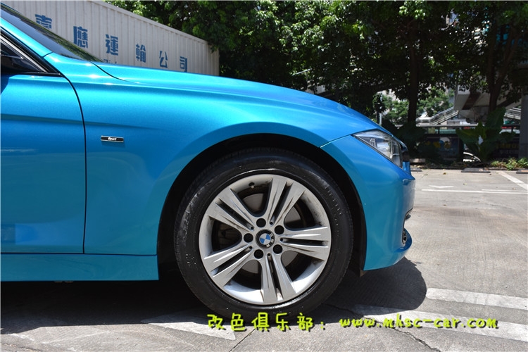 寶馬328原車紅色改色貼膜施工韓國LG極光孔雀藍(lán)