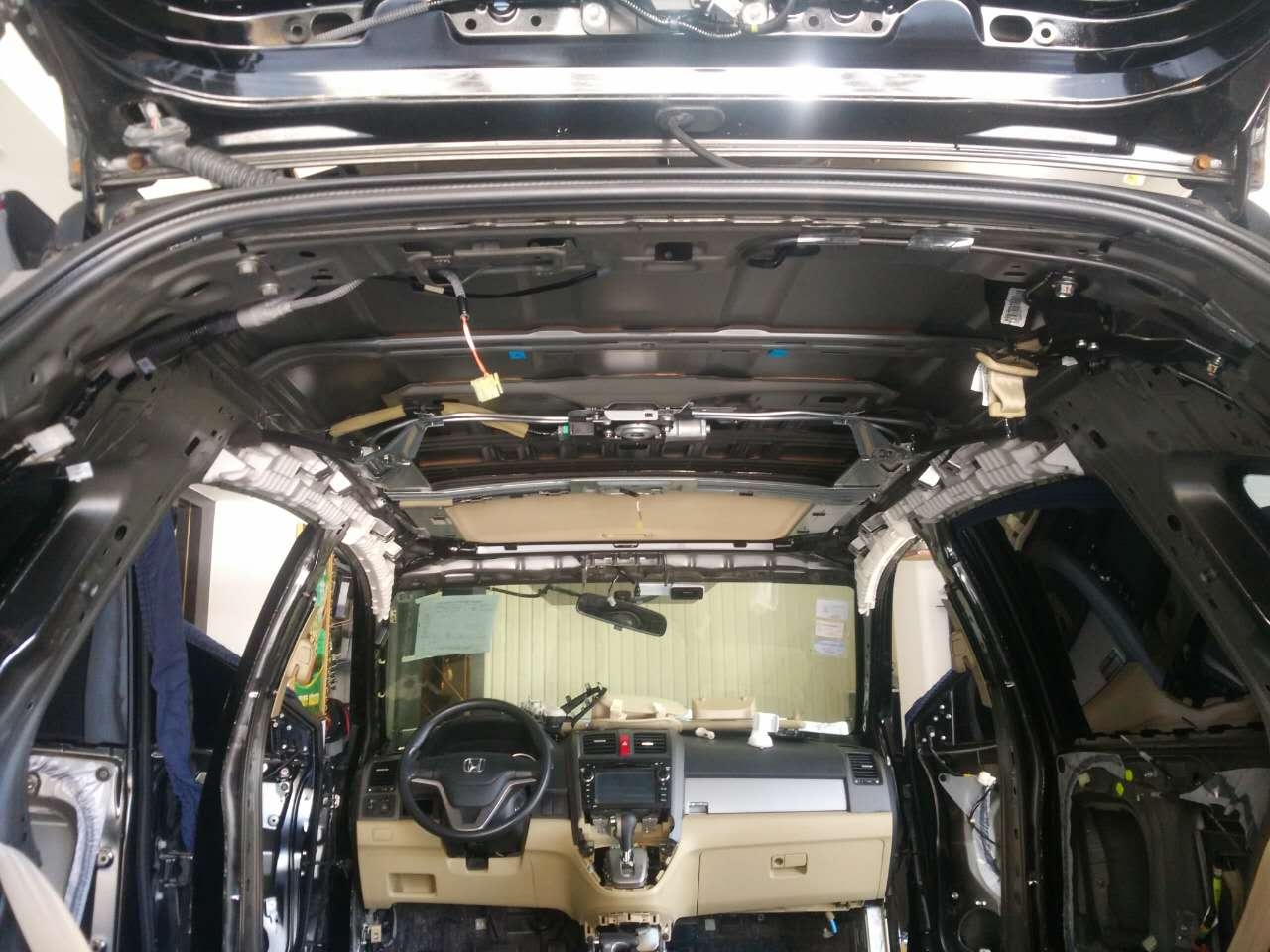 所做的一切只為了靜靜！汕頭汽車隔音車韻CRV全車隔音賽倫科特和大白鯊?fù)昝澜Y(jié)合