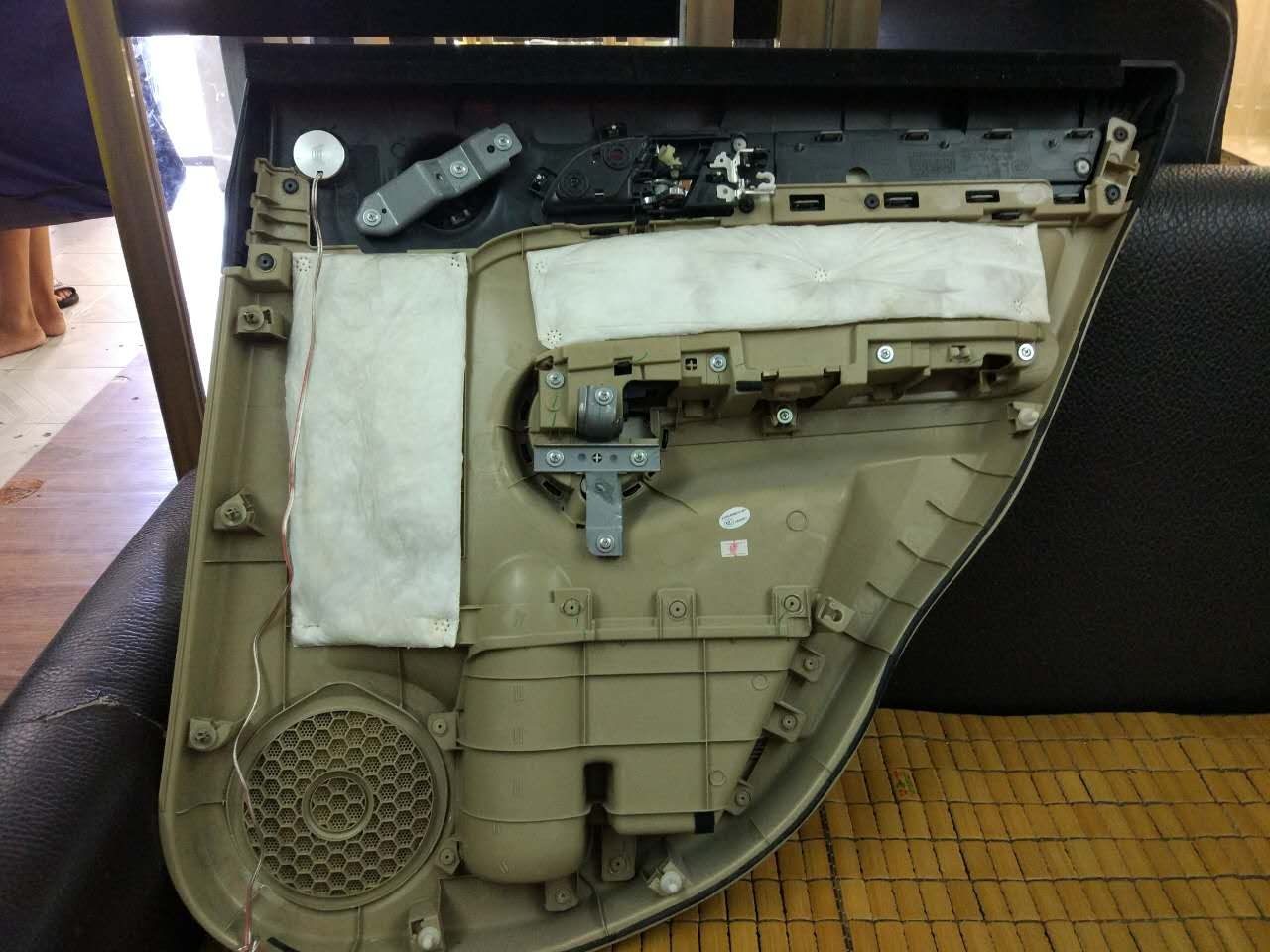 所做的一切只為了靜靜！汕頭汽車隔音車韻CRV全車隔音賽倫科特和大白鯊?fù)昝澜Y(jié)合