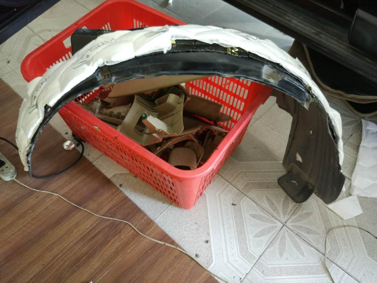 所做的一切只為了靜靜！汕頭汽車隔音車韻CRV全車隔音賽倫科特和大白鯊?fù)昝澜Y(jié)合