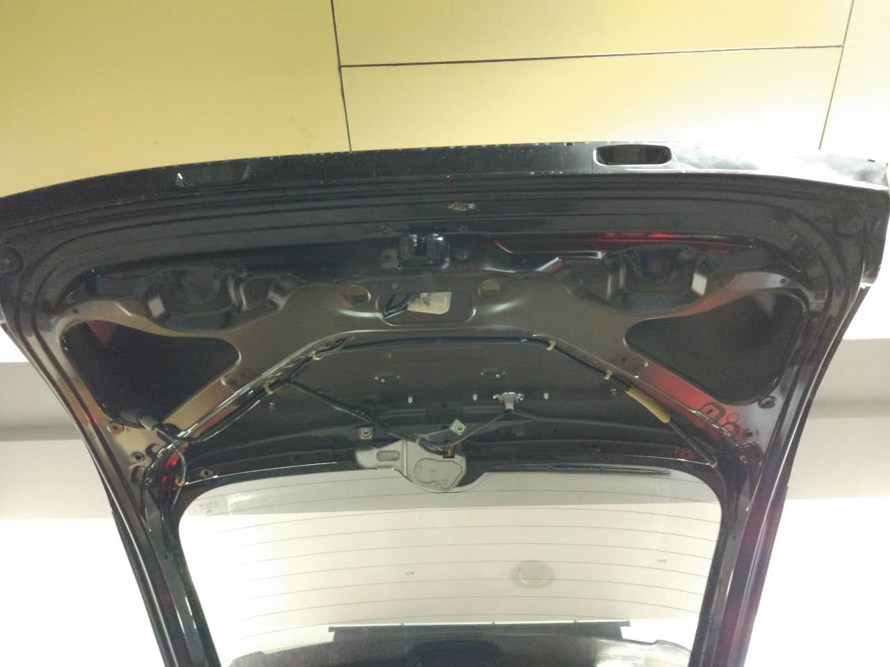 所做的一切只為了靜靜！汕頭汽車隔音車韻CRV全車隔音賽倫科特和大白鯊?fù)昝澜Y(jié)合