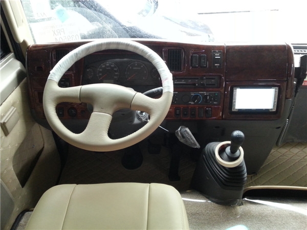 陜西西安商務車內(nèi)飾改裝/大巴車接待車改裝/杰歌房車之尼桑－碧蓮   十三座經(jīng)典布局