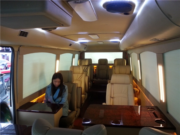 陜西西安商務車內(nèi)飾改裝/大巴車接待車改裝/杰歌房車之尼桑－碧蓮   十三座經(jīng)典布局
