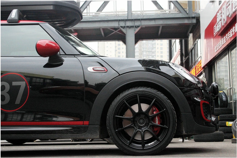 mini F56 JCW 與 日本 SSR  GTX01 競(jìng)技范輕量化輪轂