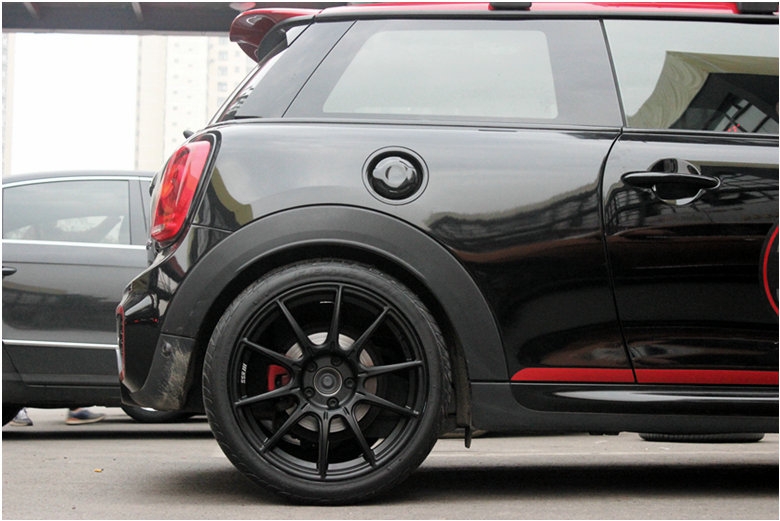 mini F56 JCW 與 日本 SSR  GTX01 競(jìng)技范輕量化輪轂