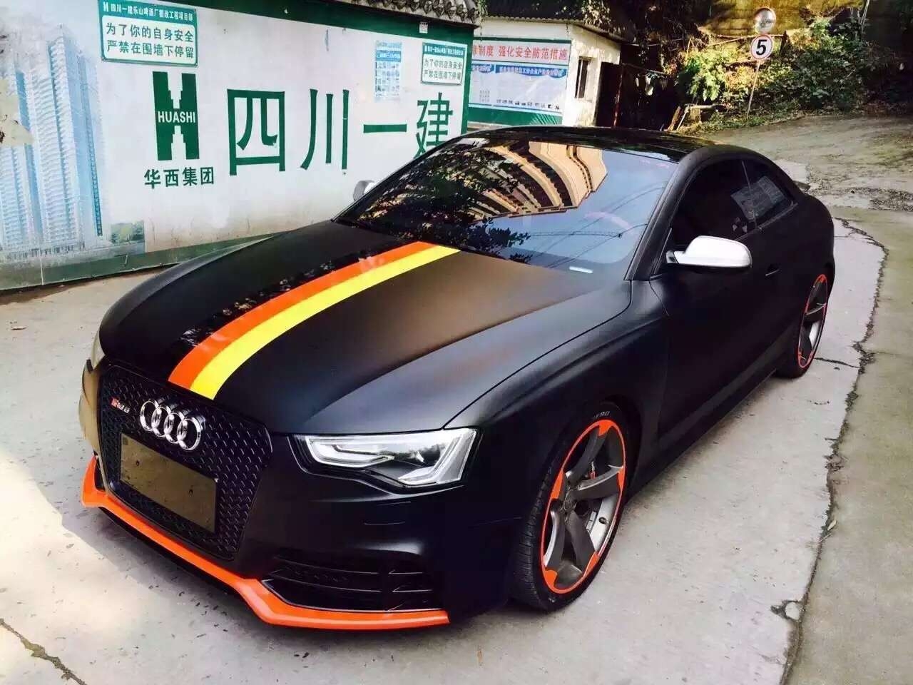 成都車身改色奧迪車身貼膜全車改色