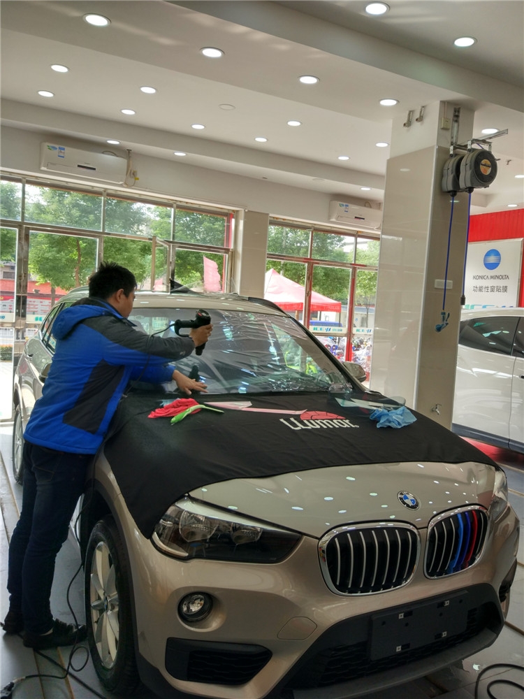 寶馬X1全車玻璃貼膜施工/前當(dāng)3M晶銳70+側(cè)后擋龍膜ATR15