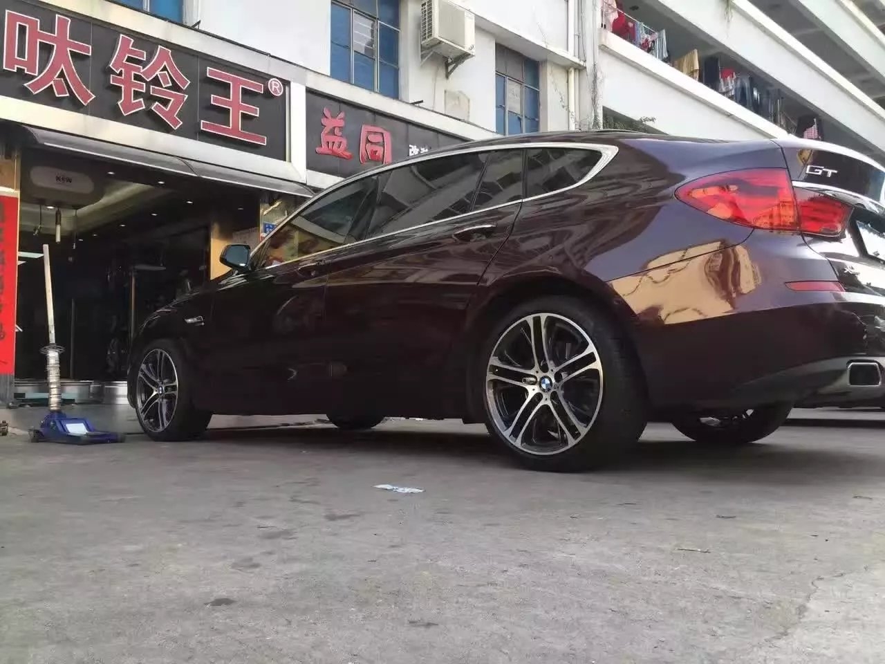 寶馬， 上 20寸 原裝 完工！