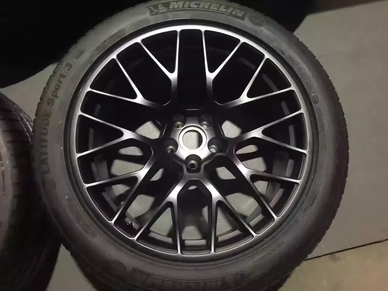 Macan 裝 GTS．20寸，完工