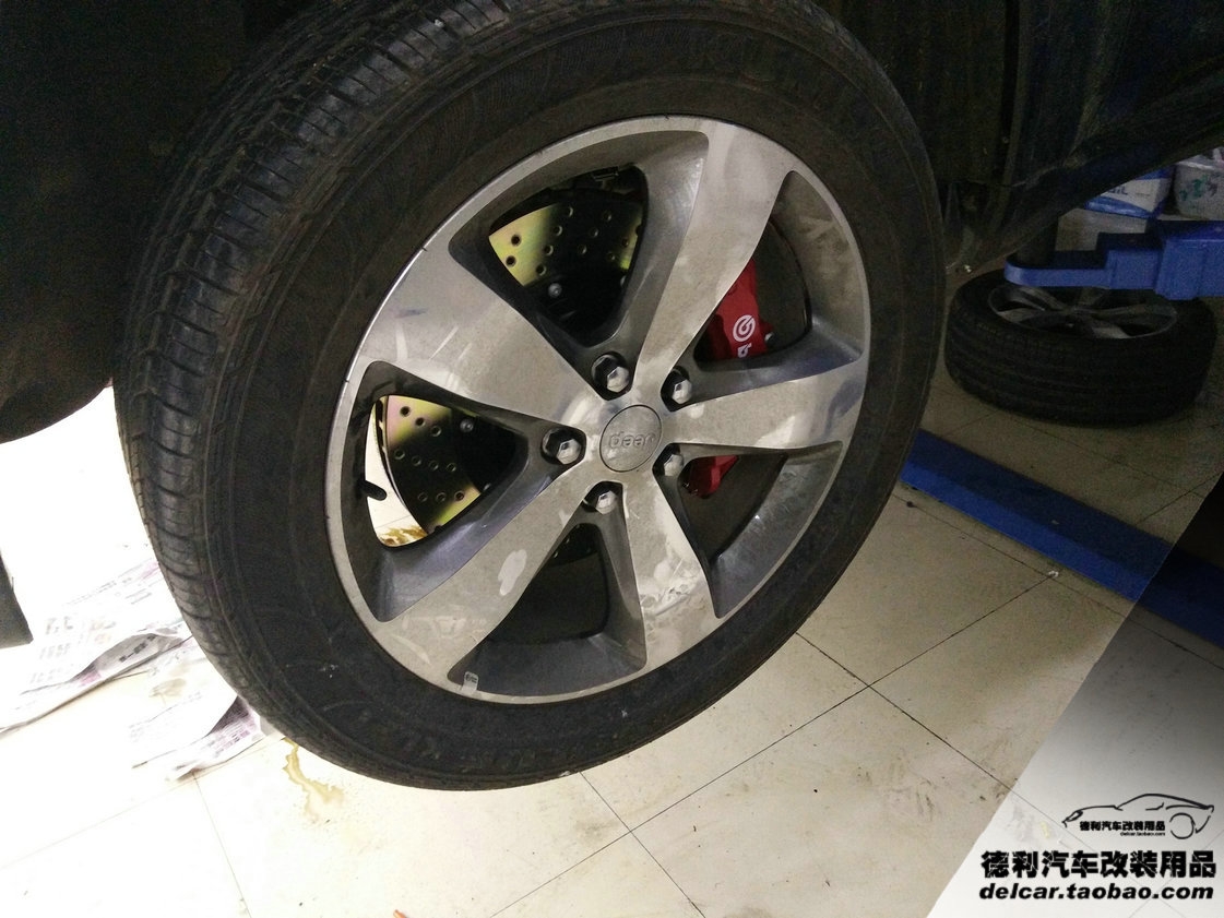 大連改裝JEEP改裝Brembo前6后4鮑魚剎車