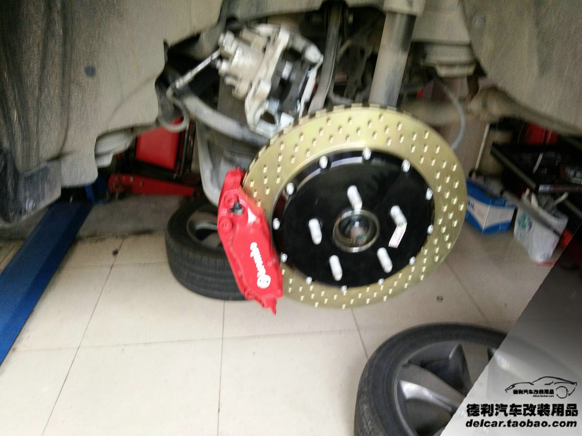 大連改裝JEEP改裝Brembo前6后4鮑魚剎車