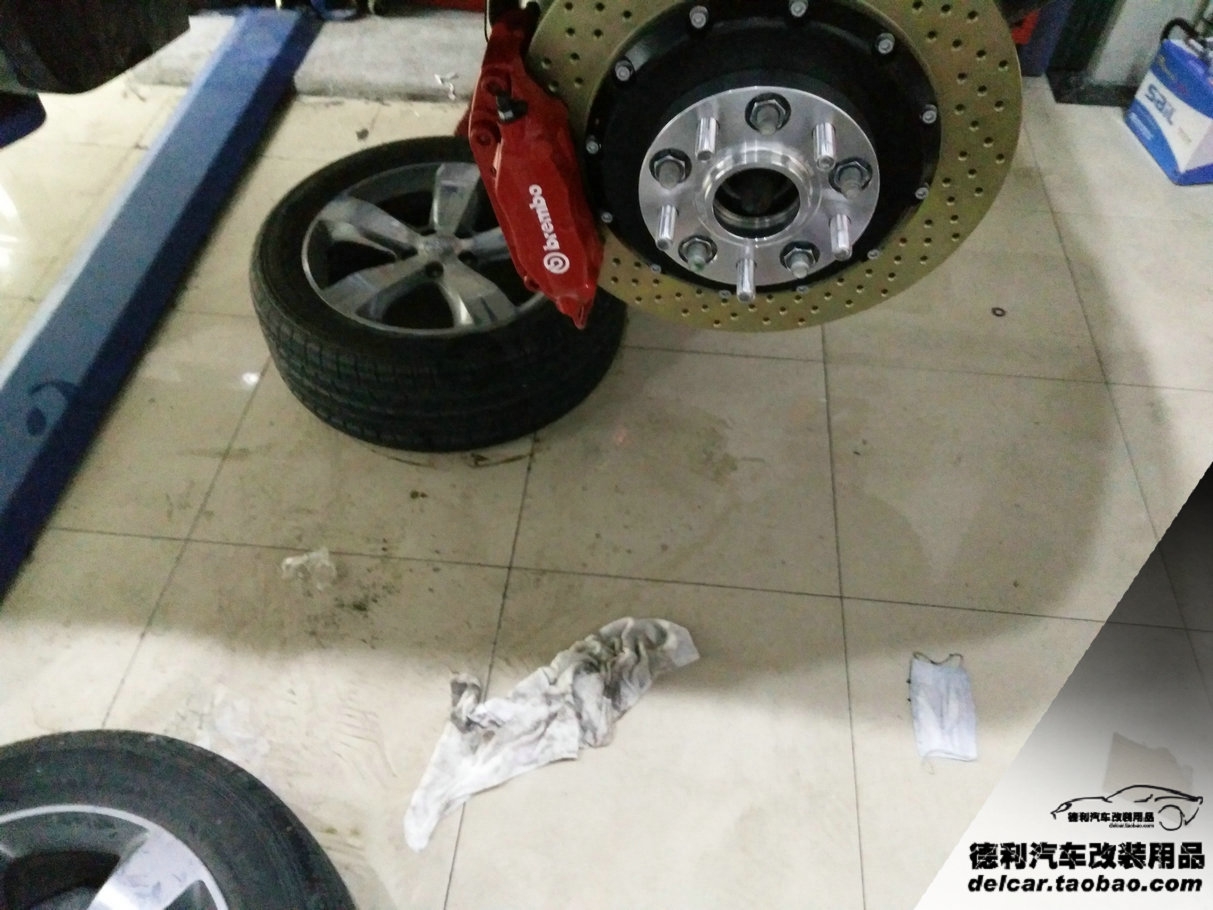 大連改裝JEEP改裝Brembo前6后4鮑魚剎車