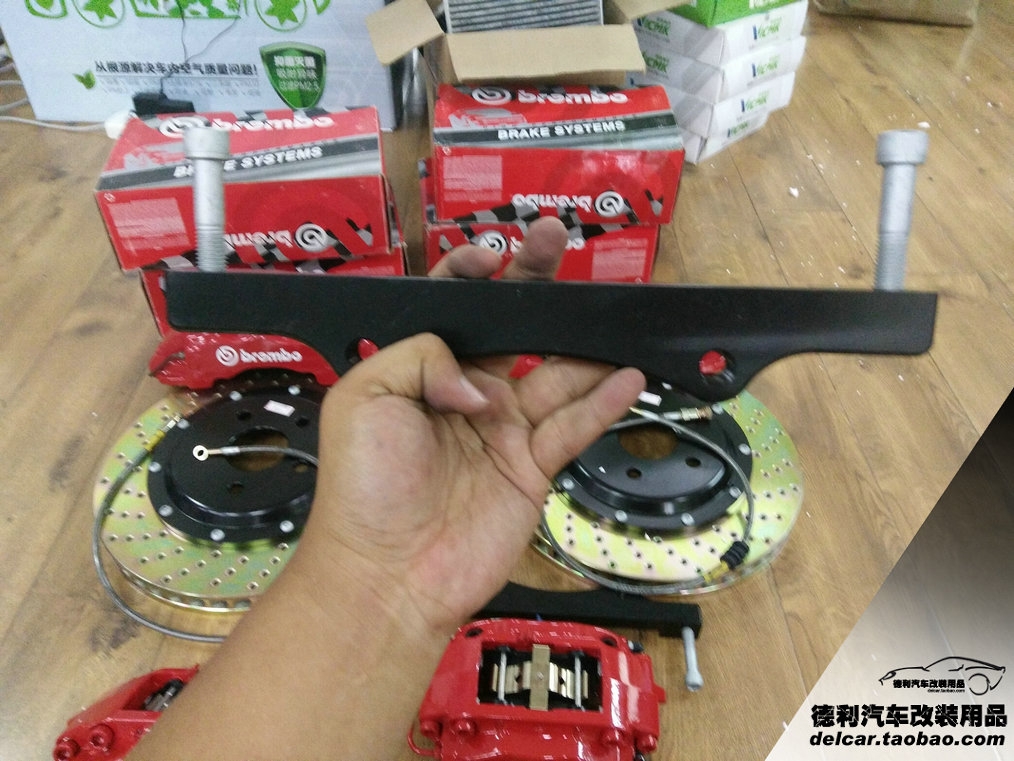 大連改裝JEEP改裝Brembo前6后4鮑魚剎車