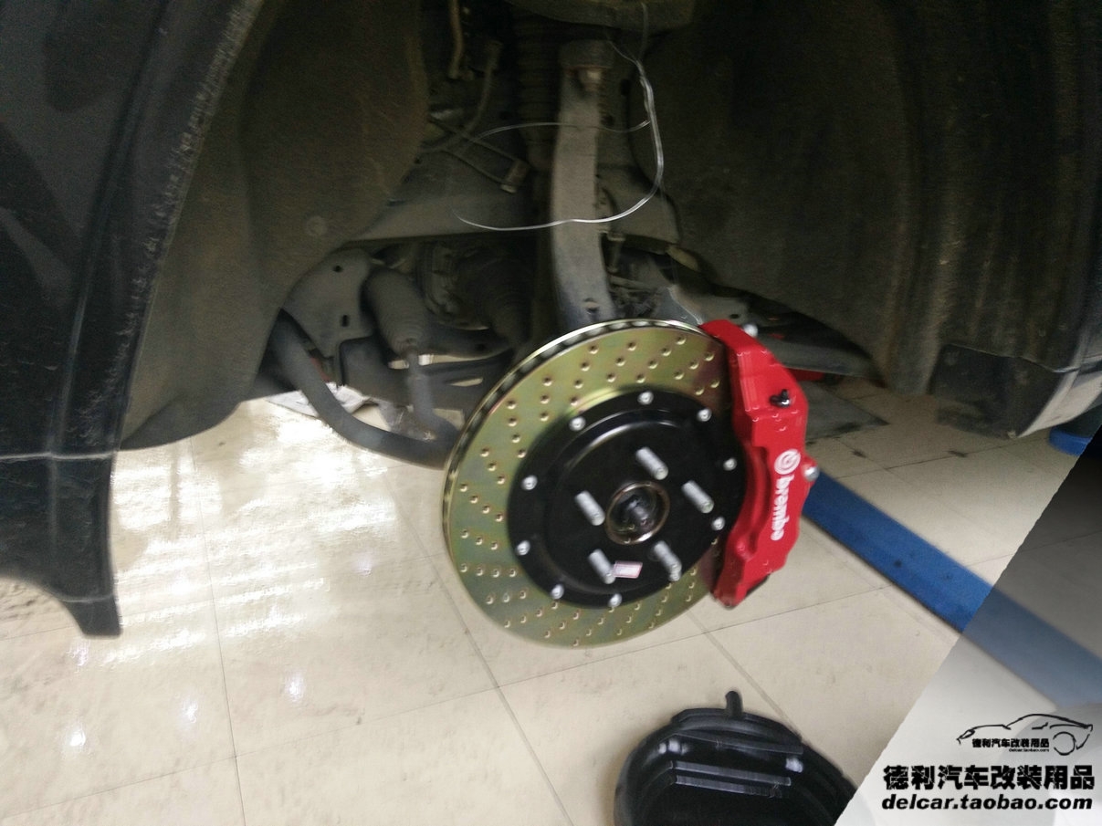 大連改裝JEEP改裝Brembo前6后4鮑魚剎車