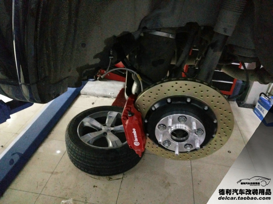 大連改裝JEEP改裝Brembo前6后4鮑魚剎車