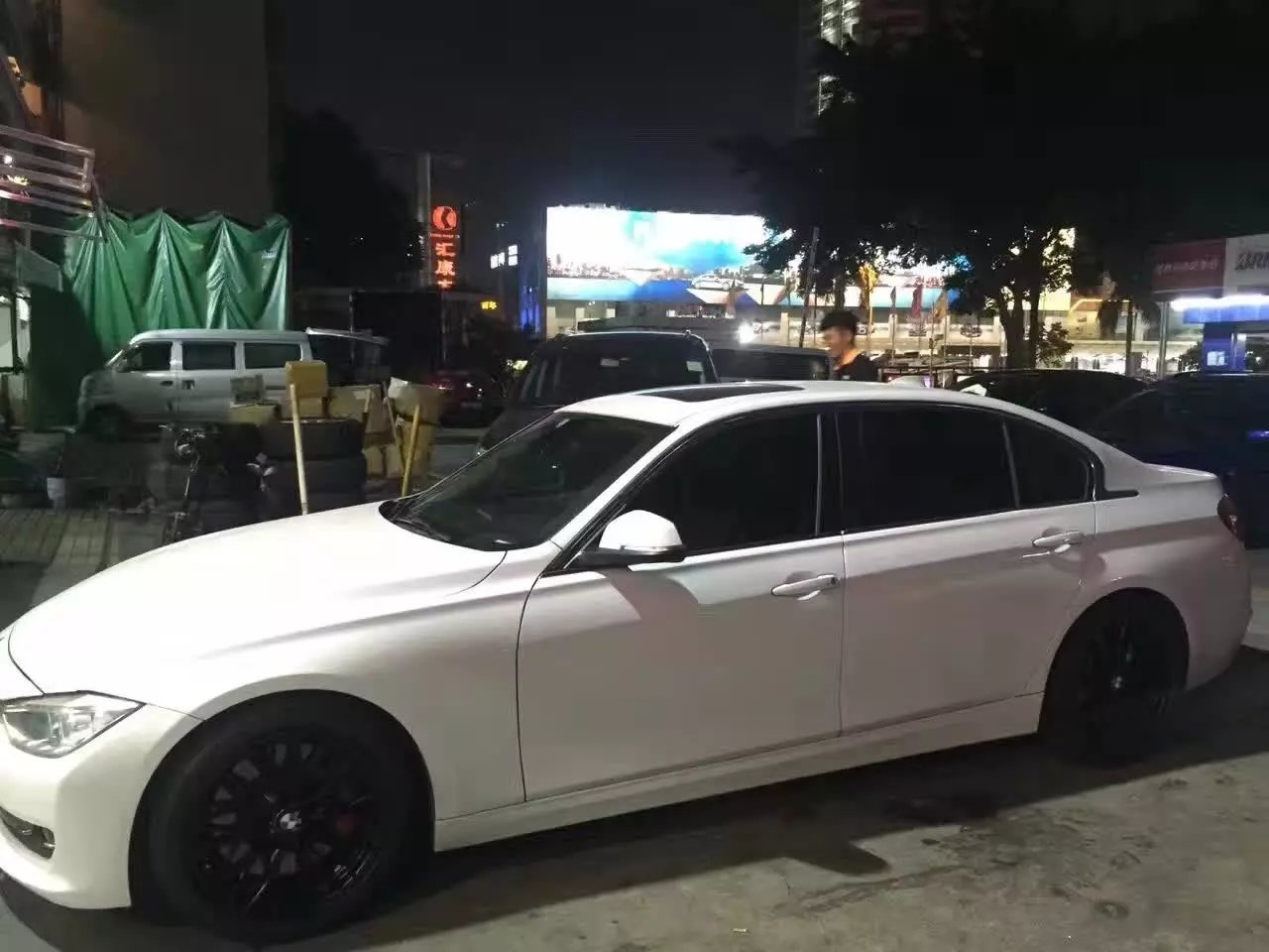 寶馬，換 原裝 18寸 完工！