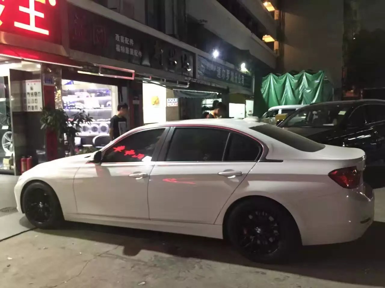 寶馬，換 原裝 18寸 完工！