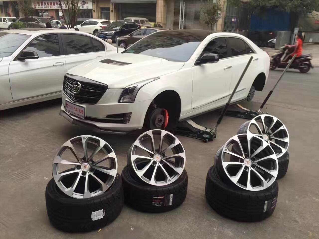 凱迪拉克ATS 原車17寸升級(jí)18寸鍛造V輪轂