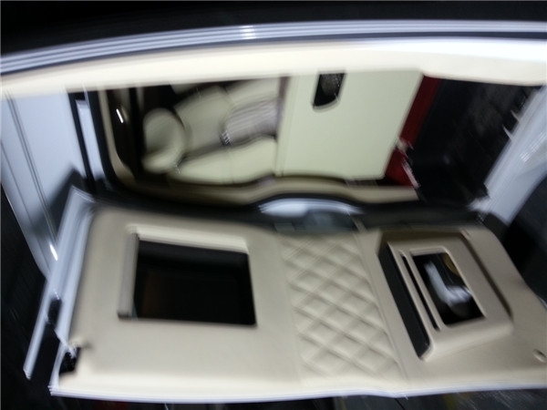西安商務(wù)車改裝/杰歌房車之GMC房車內(nèi)飾效果